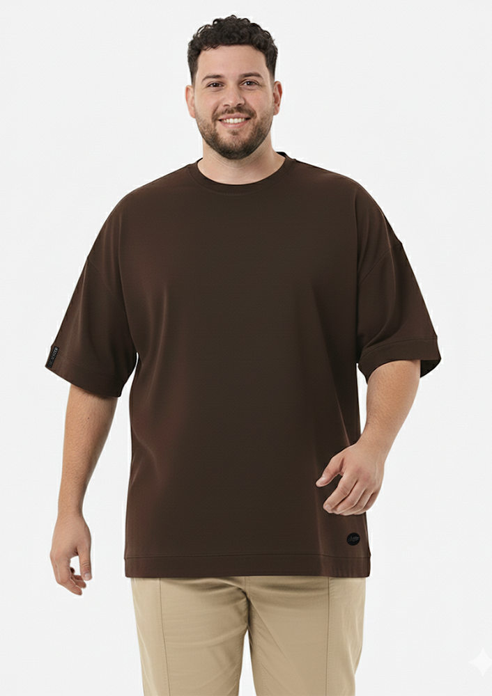Oversized Básica Marrom Plus Size