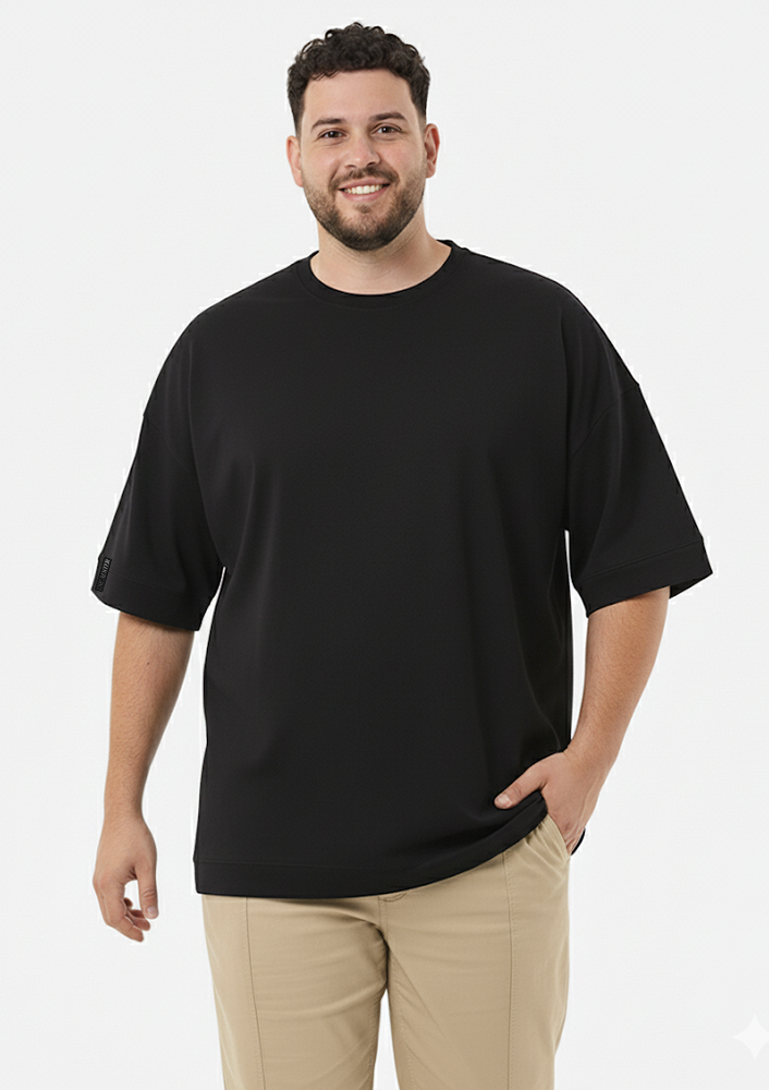 Oversized Básica Preta Plus Size